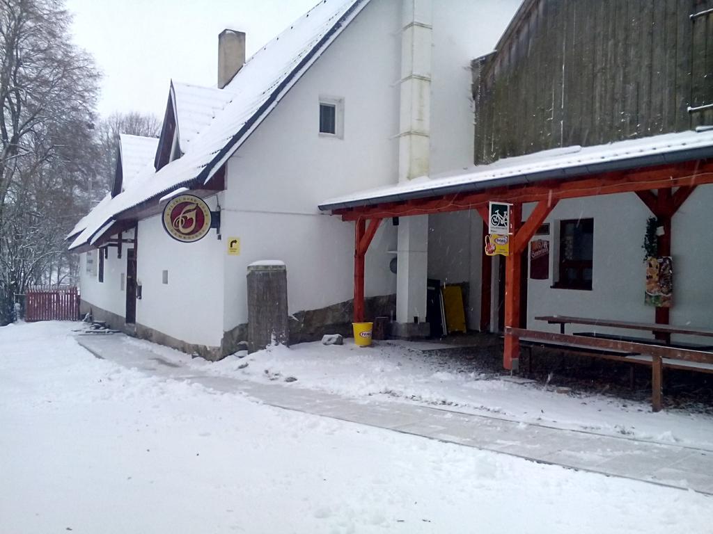 Penzion U Dvojice Nove Mesto na Morave Zewnętrze zdjęcie